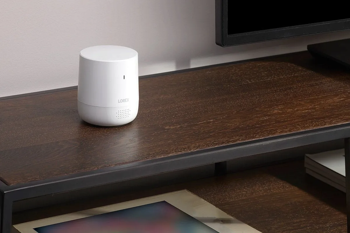 Lorex Smart Home Security Center with Two 2K Battery Cameras and Range Extender