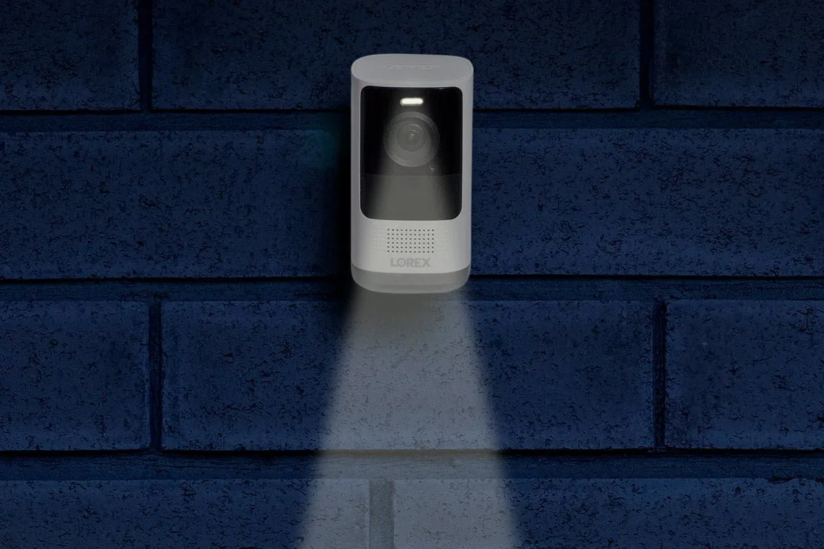Lorex Smart Home Security Center with Two 2K Battery Cameras and Range Extender