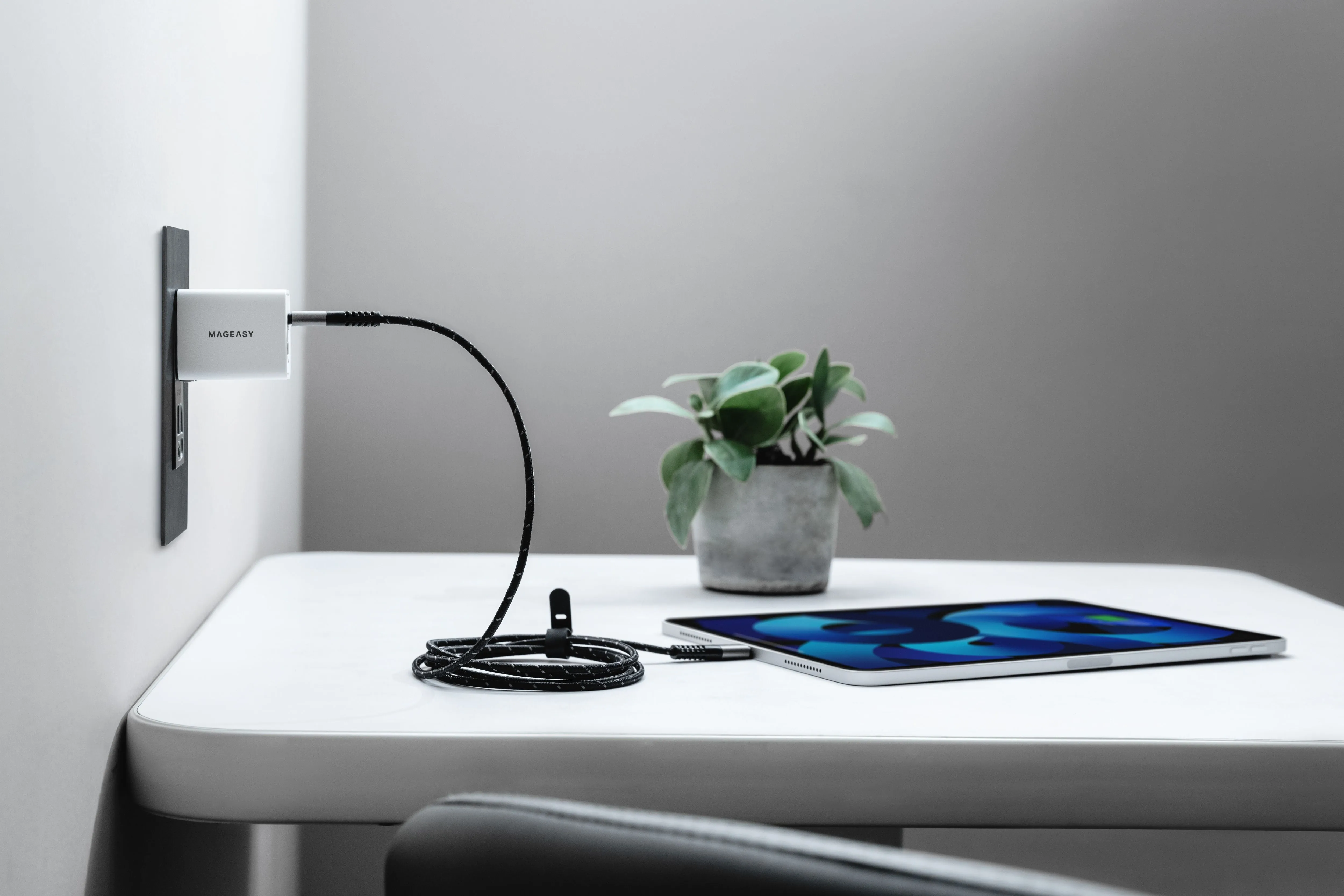 SwitchEasy Force GaN Wall Charger (30W/ 65W)