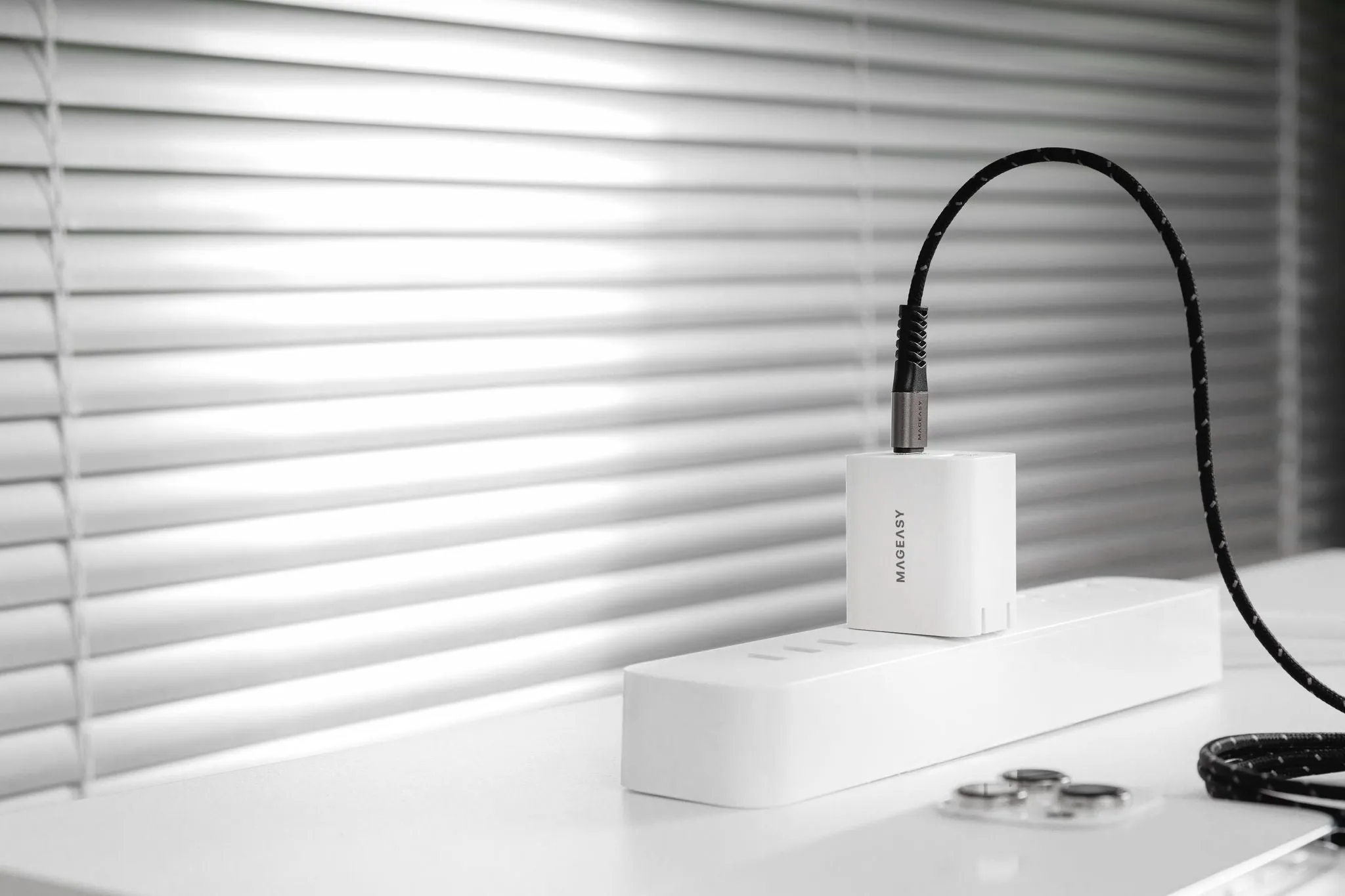 SwitchEasy Force GaN Wall Charger (30W/ 65W)